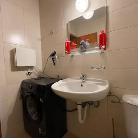 Amber - Mountain Escape With Free Bottle Of Good Wine *